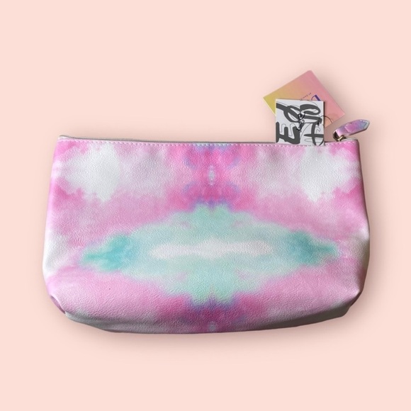 NWT Disney’s The Little Mermaid Travel Bag - Danielle Nicole - Picture 3 of 7